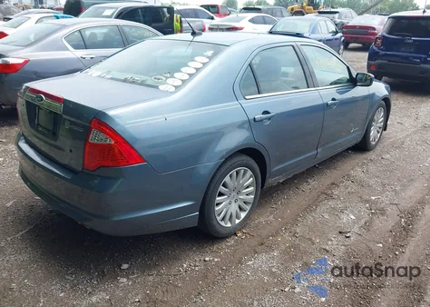 2011 Ford Fusion Hybrid z USA, uszkodzony, nr VIN 3FADP0L37BR302056